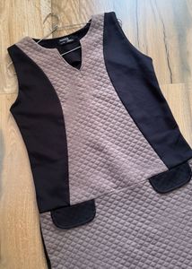 Chic Colorblock Sleeveless Dress