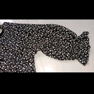 Chic Floral Print Crop Top
