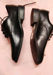Clarks Women's Black Derby Shoes