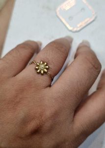Anti tarnish adjustable daisy ring