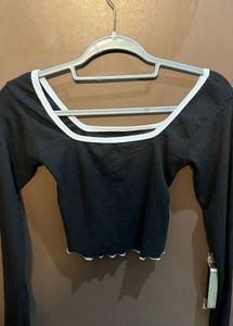 Black Long Sleeve Crop Top