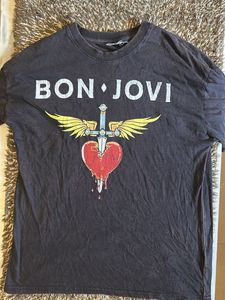 Bon Jovi Heart Graphic T-Shirt