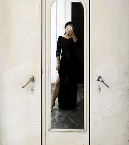 Chic Black Pleated Midi Skirt