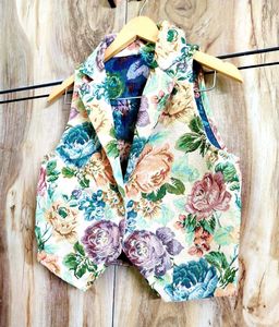 Tapestry type waistcoat Size-34