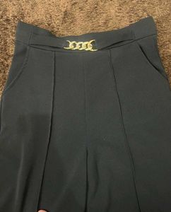 Stylish Wide-Legged Pants with Gold Chain Detail