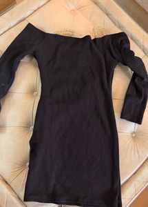 winterBlack off shoulder dress with chains strap
