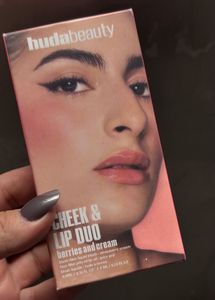 Huda Beauty duo lip oil &amp; filter blush