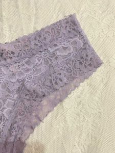 Victoria's Secret Lace Cheeky Panty 🎀🦢