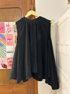 Black Sleeveless Flowy Top