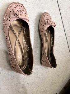Chic Pink Ballet Flats with Bow Detail