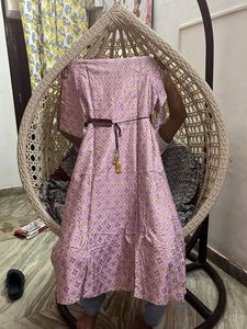 Elegant Lavender Kurta with Golden Motifs