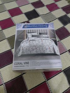 Bombay Dyeing Bed Sheet Set