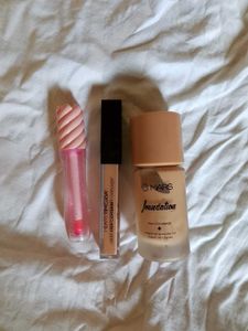 MARS Foundation & Concealer Set with lipgloss