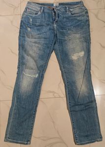 Lee Cooper Blue Jeans For Funky Look