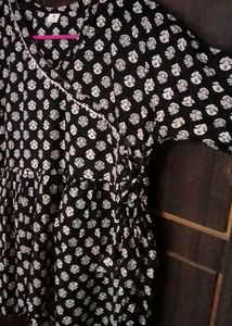 Stylish Black &amp; White Printed Kurta