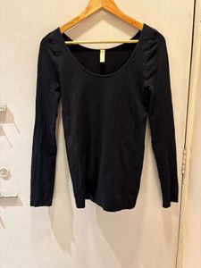 Classic Black Long sleeve Top