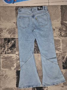 Off Duty India - Light Wash Flared Jeans