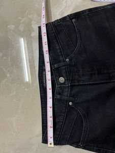 Levis Classic Black Skinny Jeans