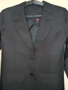 Single Breasted Black Blazer for Woman