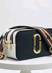 Chic Crossbody Bag with Stylish Strap
