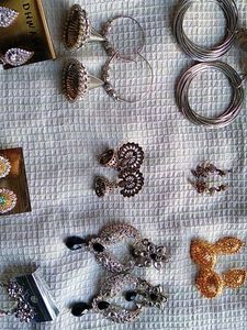 9 earring set