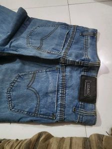 4 men jeans