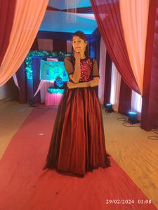 Party Wear Gaun