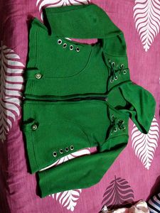 Women Green Swetar With Cap