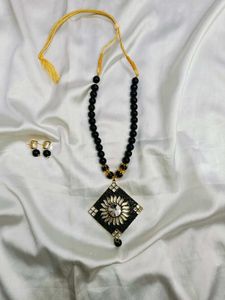 Elegant Black Beaded Necklace &amp; Earring Set
