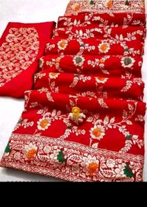 Elegant Red Floral Banarasi Silk Saree With Bilaus