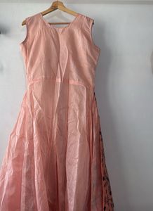 Peach Embroidered Sleeveless kurta set XXL