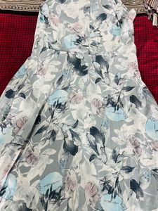 Beautiful Floral Print Midi 👗 🤍dress
