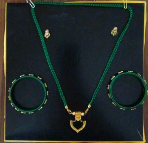 Green Necklace and Bangle Set