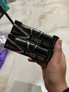 Hilary Rhoda Sealed Contour+ highlight Sticks