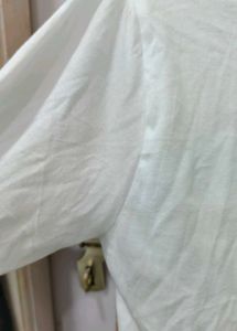 Chic White V-Neck Long Sleeve Top