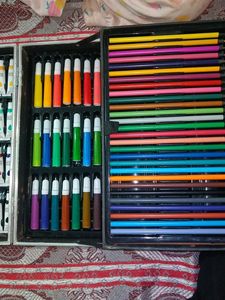 Artistic Drawing &amp; Painting Set