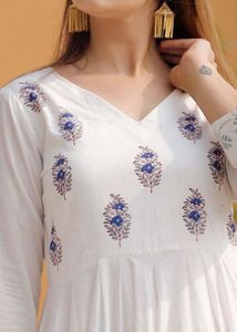 Elegant White Kurta Set with Blue Prints