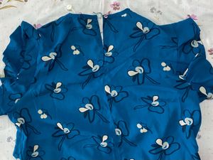 Blue Floral Ruffle Sleeve Top 💙