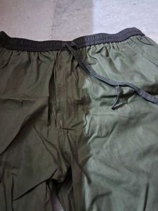 Men's Olive Green Cargo Shorts