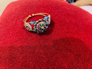 Stunning Blue Stone Bracelet new with tag