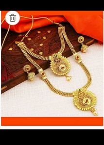 Exquisite Gold-Tone Necklace and Earring Set
