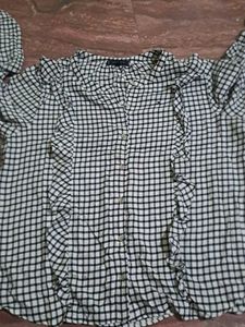 Cute Ruffled Gingham Button-Up Top