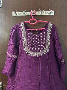 Elegant Purple Embroidered Kurta