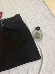 Chic Black Belted Skirt