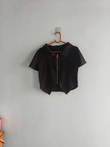 Stylish Black Zip-Up Cropped Top