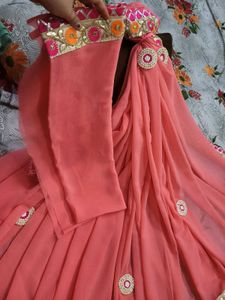 Beautiful Peach Saree with Heavy border nd Buttey❤