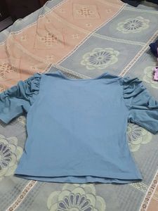 Chic Twist Front Cutout Top