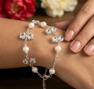 Elegant Pearl &amp; Crystal Jewelry Set