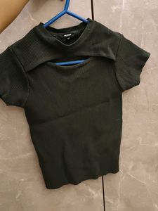 Ribbed Cut-Out Crop Top