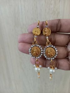 Elegant Pearl Necklace Set